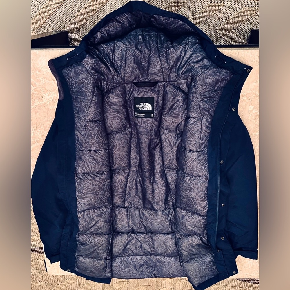 *Good Condition* *Used* North Face Ultimate Artic Climate Jacket. Men’s Medium.